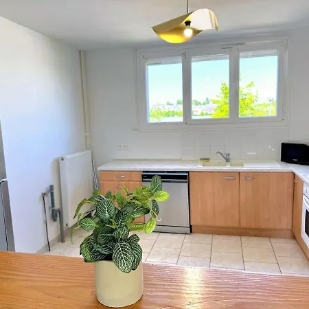 Holiday home Rare ! Maison Face A L'etang D'isle *