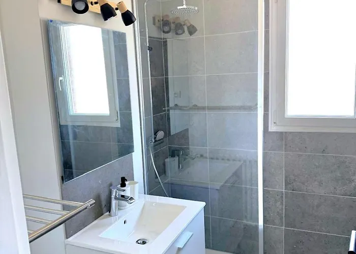 Rare ! Maison Face A L'etang D'isle سانت كونتان