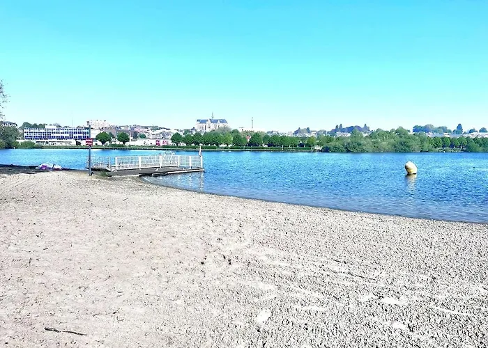 بيت للعطل Rare ! Maison Face A L'etang D'isle سانت كونتان